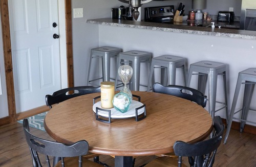 Spirit Lake Cabin | Private, Cozy Cabin at Bridges Bay