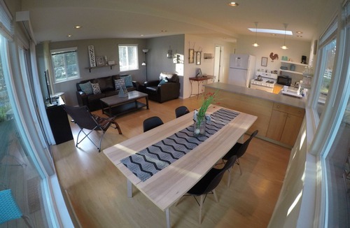 Freeland Cottage | Private Cozy Cottage with view