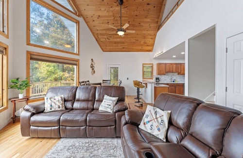 Chappells House | Private, Cozy Lakehouse