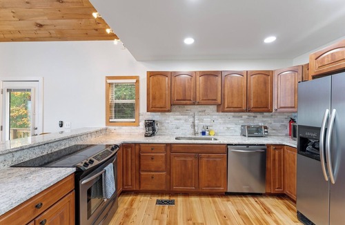 Chappells House | Private, Cozy Lakehouse