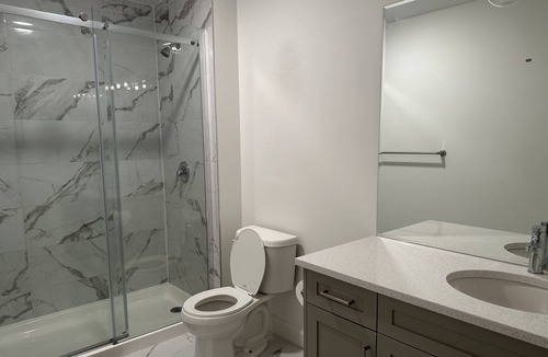 London House | Private & cozy master bedroom near Masonville Mall