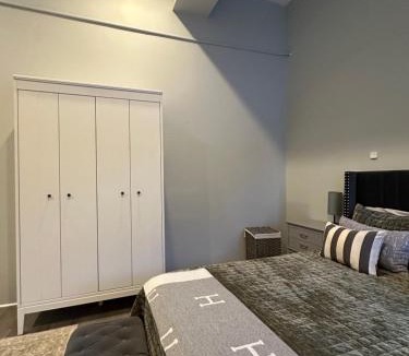 Scranton Apartment | Private Cozy open floor plan, studio