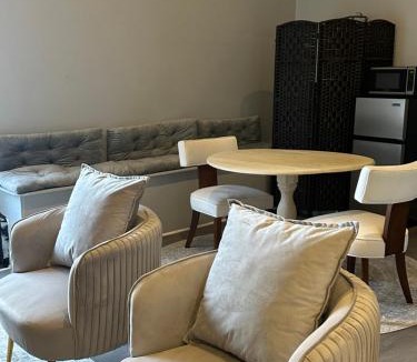 Scranton Apartment | Private Cozy open floor plan, studio