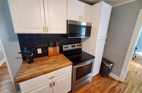 Lee's Summit House | Private Cozy & Safe House In Downtown Lee's Summit