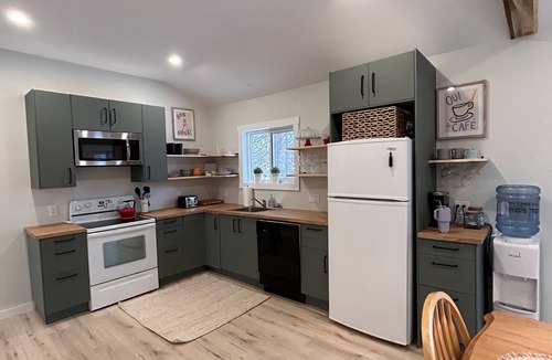 Sauble Beach House | Private cozy Sauble Beach cottage, close to the nature & entertainment.