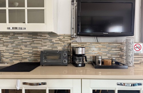 Flagami Apartment | Private & Cozy studio apartment