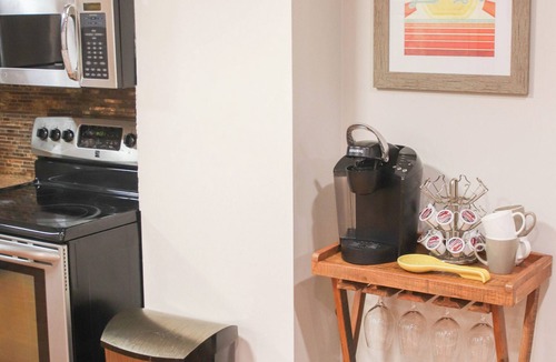 East Credit Apartment | Private & Cozy Suite In Central Mississauga