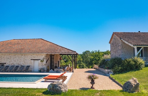 La Sauvetat-sur-Lede House | Private domain max 12 people in 3 separate houses - Sunday to Sunday!