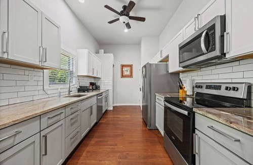 Oak Cliff House | Private Dallas Getaway Near Bishop Arts District & Downtown!