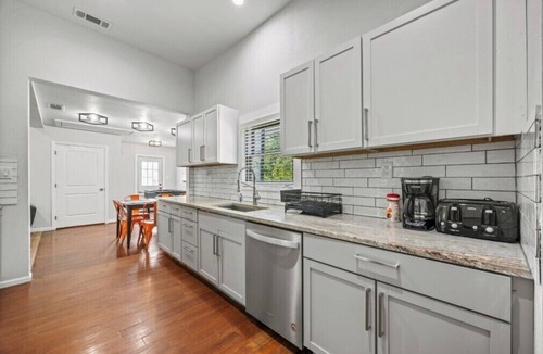 Oak Cliff House | Private Dallas Getaway Near Bishop Arts District & Downtown!
