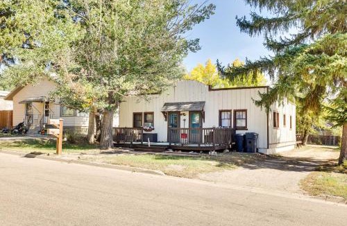 Craig House | Private Deck and Yard Pet-Friendly Craig Townhome!
