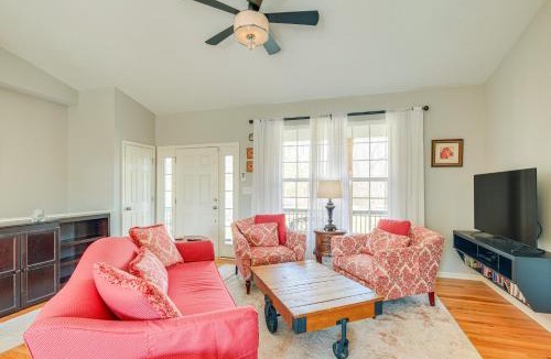 Louisa House | Private Deck & Views: Rural Virginia Escape