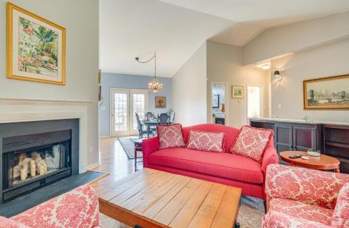 Louisa House | Private Deck & Views: Rural Virginia Escape