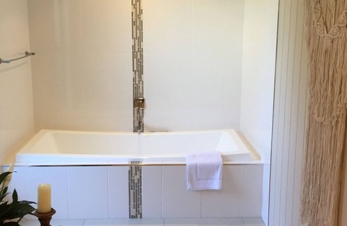 Huskisson Villa | Private Deluxe Garden Studio for couples.