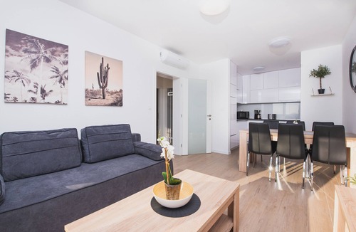 Novalja House | Private Deluxe Villa with Pool for 24