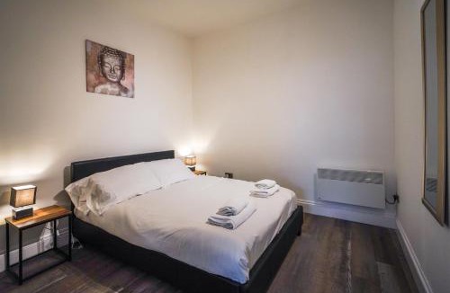 Heath House | Private, Detached Annex with On-Street Parking