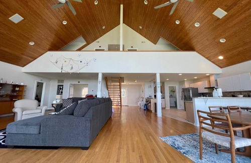 Edwardsville House | Private Dock and 200ft Shoreline w Panorama View