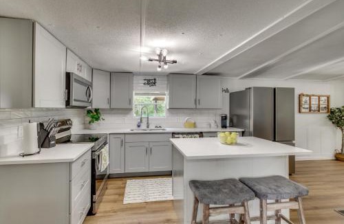 Andalusia House | Private Dock and Fire Pit Point A Lake Retreat!