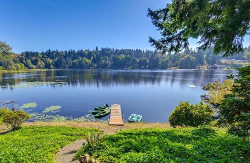 East Olympia House | Private Dock and Fire Pit Lakefront Gem in Olympia