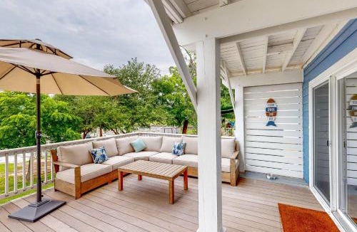 Pointblank House | Private Dock! Dog-Friendly Lake Livingston Retreat