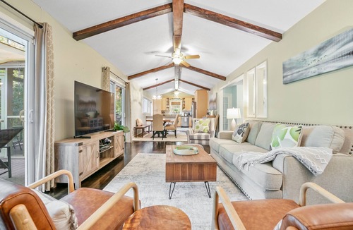 Buford House | Private dock, lake access and pet friendly