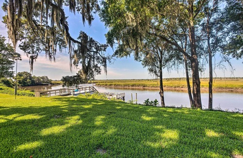 Darien Cottage | Private Dock + Porch: Riverfront Darien Cottage