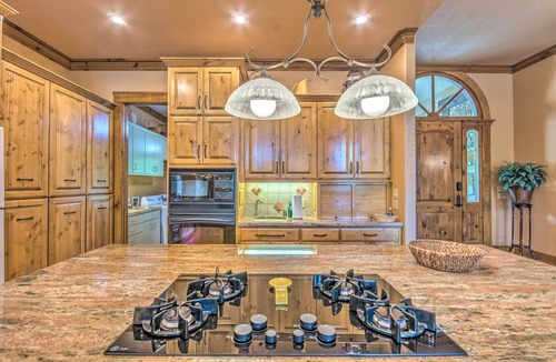 Mid America House | Private Dock + Water Views: Hot Springs Abode!