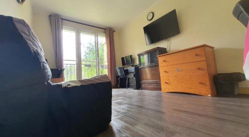 Cachan Apartment | Private double bedroom near Paris, Cachan