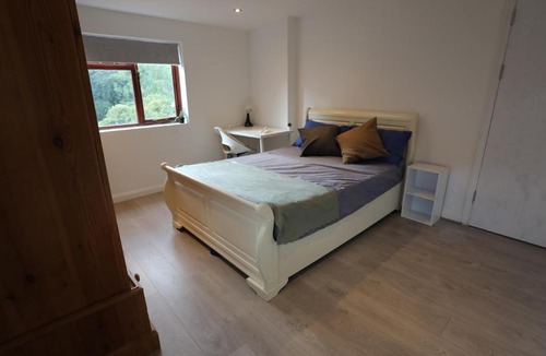 Preston House | Private Double room in Wembley