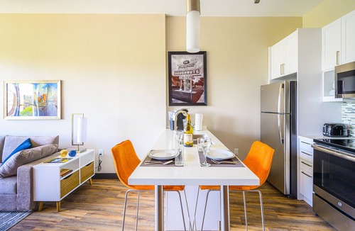 Southwest Raleigh Apartment | Private Downtown Apartment With City View