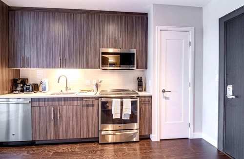 Seaport District Apartment | Private Downtown Seaport Apt with Pool