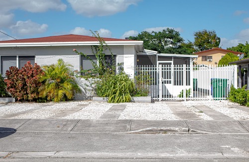Allapattah House | Private Duplex Near MIA & Port