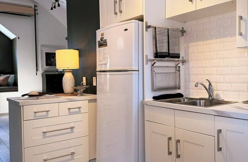 Elora Apartment | Private Elora Studio in heart of Elora