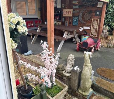 Llanfair-Dyffryn-Clwyd House | Private en-suite RUTHIN