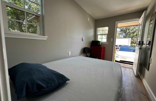 Garfield Apartment | Private En-suite in Tiny Luxury Home