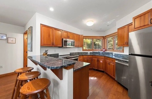 Carroll Resort | Private end unit townhome in Bretton Woods