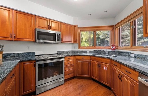 Carroll Resort | Private end unit townhome in Bretton Woods