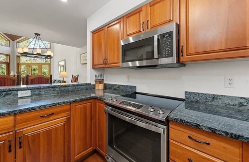 Carroll Resort | Private end unit townhome in Bretton Woods