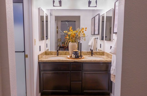 Rio Linda Apartment | Private Entrance Master Suite w/Kitchenette