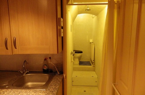 Abergavenny Apartment | Private Entrance with self check in