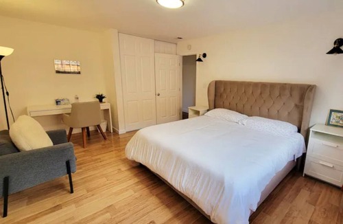 Berryessa House | Private entry 1B1B guest suite