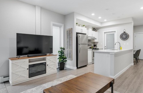 Mission District Apartment | Private Entry by River with Smart TV and Mini Fireplace