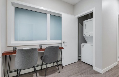 Mission District Apartment | Private Entry by River with Smart TV and Mini Fireplace