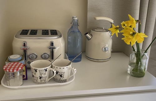 Wixford House | Private Entry Double Bedroom With Beautiful Views!