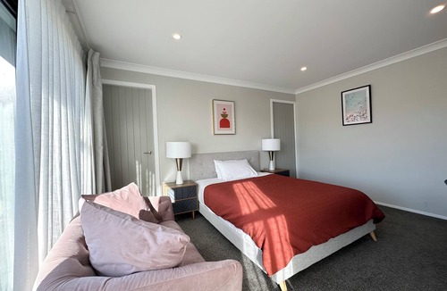 Tawa House | Private Entry - Free WIFI - Guest Room