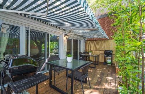 Cote-Des-Neiges—Notre-Dame-De-Grace Apartment | Private Entry Studio for 4/Parking+ Full Kitchen