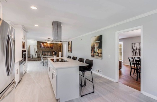 Conyers House | Private Estate 7 acre Near Atlanta Sleeps 16