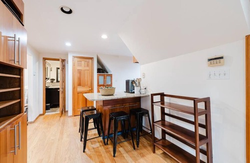 Glen Head Apartment | Private estate apartment.