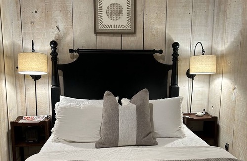 Oxford House | Private Estate Guest Quarters