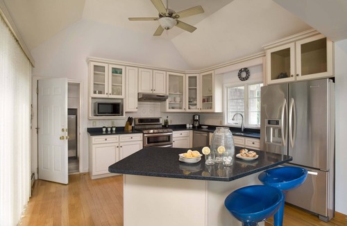 East Orleans House | Private Estate, heated pool, outdoor Livingroom, kitchen, 11 bedrooms, sleeps 20